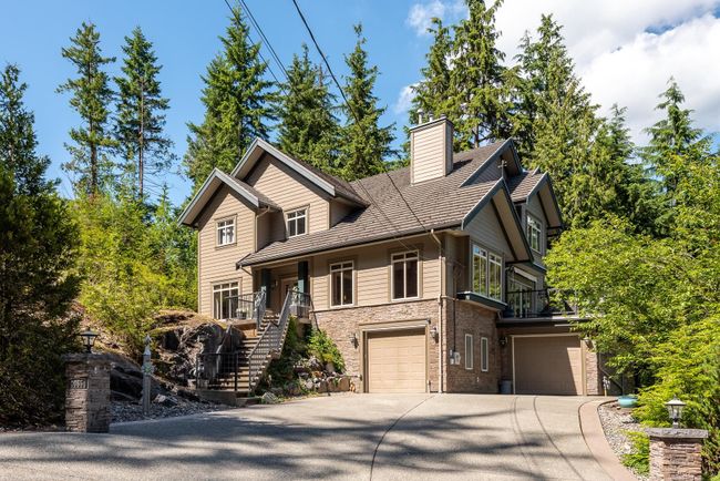 1065 Uplands Drive, House other with 5 bedrooms, 3 bathrooms and 8 parking in Anmore BC | Image 2