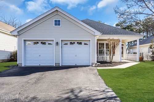 19 Goldenedge Way, Lakewood, NJ, 08701-7535 | Card Image