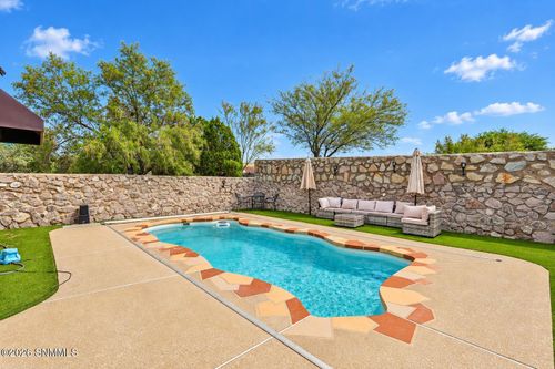 2048 Pine Needle Way, Las Cruces, NM, 88012-6032 | Card Image