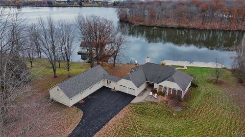 18 Island Shadow Dr, Fulton, NY, 13069-4961 | Card Image