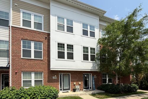 3551 Kemper Dr, Woodridge, IL, 60517-3990 | Card Image
