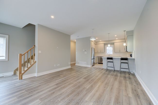 25 - 33 Jarvis St, House attached with 3 bedrooms, 3 bathrooms and 1 parking in Brantford ON | Image 6