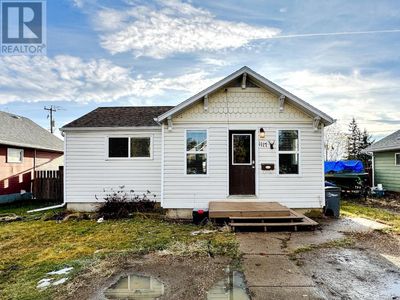 1117 105 Ave, House other with 2 bedrooms, 1 bathrooms and null parking in Dawson Creek BC | Image 1