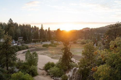 10 Sierra View Dr, Running Springs, CA, 92382 | Card Image