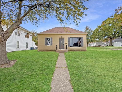 106 E 14th St, Higginsville, MO, 64037-1210 | Card Image