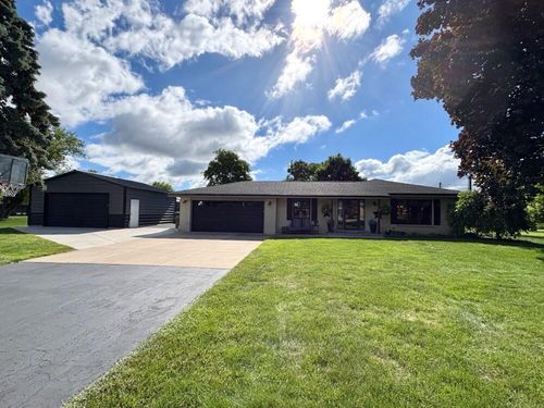 7410 S 68th Street, Franklin, WI, 53132 | Card Image