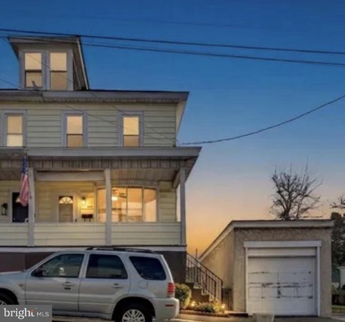 8 N Wolfe St, POTTSVILLE, PA, 17901-2715 | Card Image