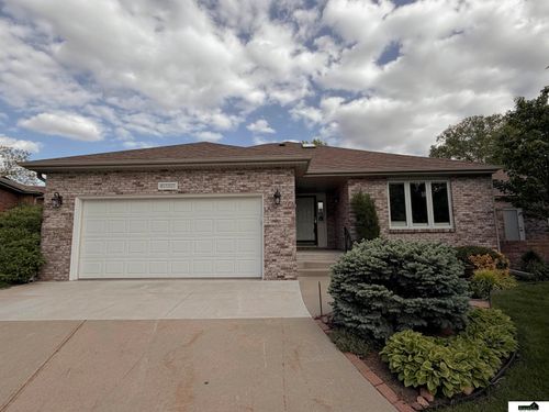 6707 Flint Ridge Rd, Lincoln, NE, 68506-2885 | Card Image