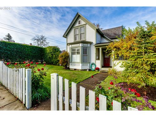 1888 Lincoln St, Eugene, OR, 97401-3858 | Card Image