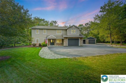 213 Center Rd, East Stroudsburg, PA, 18301-8504 | Card Image