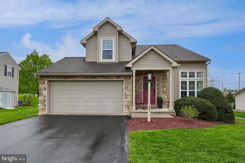 102 Bloomfield Dr, Ephrata, PA, 17522-9170 | Card Image