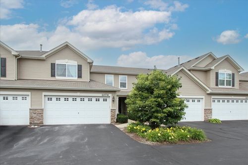 1074 Turin Dr, Hampshire, IL, 60140-5604 | Card Image
