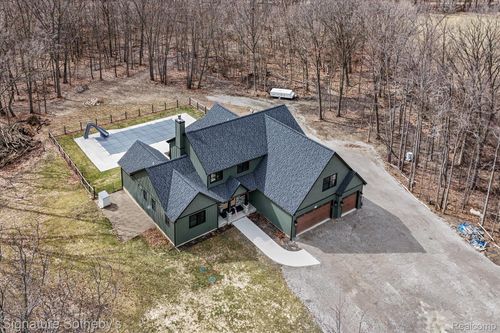 4286 Center Rd, Linden, MI, 48451-8513 | Card Image