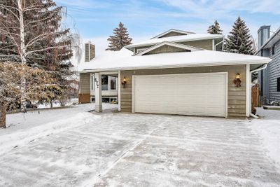 877 Coach Side Cres Sw, House detached with 4 bedrooms, 2 bathrooms and 4 parking in Calgary AB | Image 1