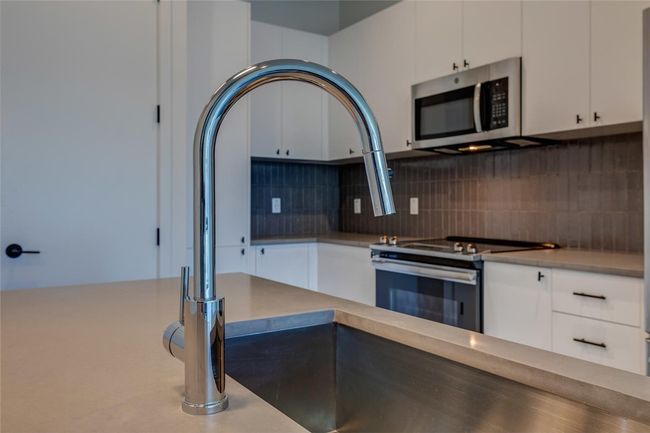 APT-233 - 800 Embassy Dr, Condo with 1 bedrooms, 1 bathrooms and 1 parking in Austin TX | Image 28