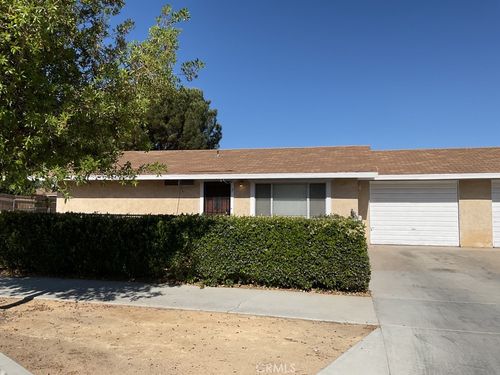 2-16503 Smoke Tree St, Hesperia, CA, 92345-3278 | Card Image