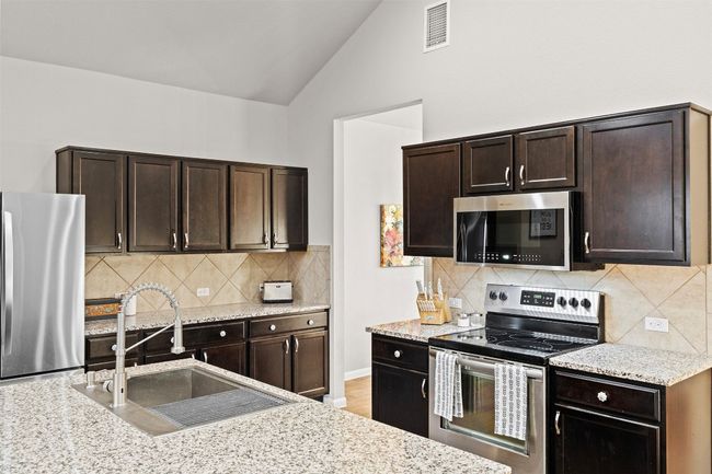 204 Armano Bayou Way, House other with 4 bedrooms, 3 bathrooms and 6 parking in Hutto TX | Image 12