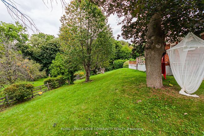 3 Lawndale Crt, House other with 4 bedrooms, 2 bathrooms and 6 parking in Bradford West Gwillimbury ON | Image 4