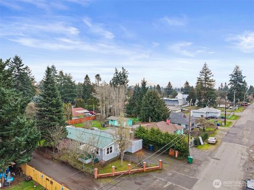 11040 14th Ave Sw, Seattle, WA, 98146-2137 | Card Image