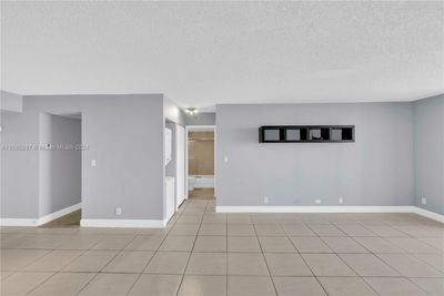 1108 - 3300 Ne 192nd St, Condo with 2 bedrooms, 2 bathrooms and null parking in Aventura FL | Image 3