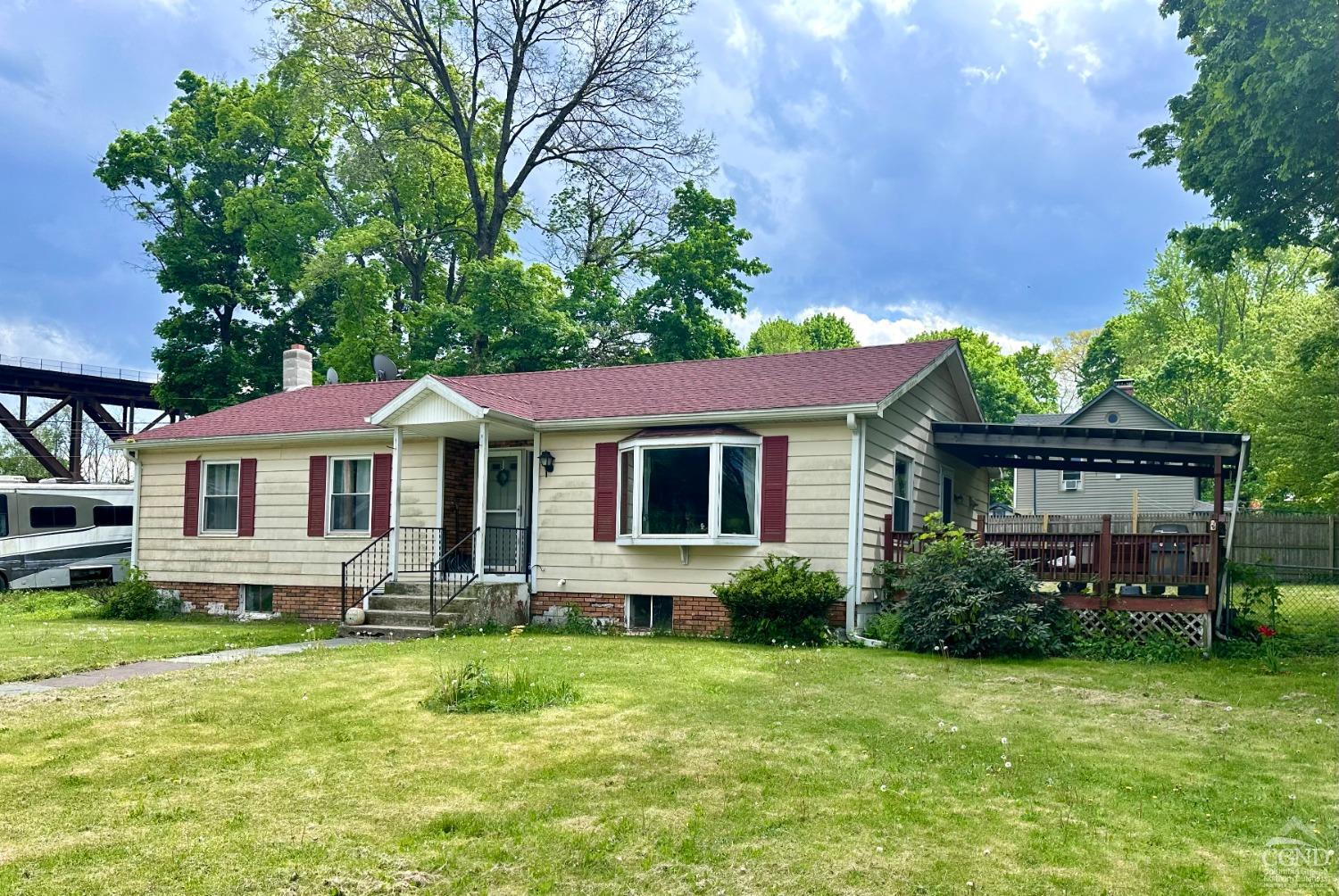 Bushnell Ave, Catskill, NY 12414