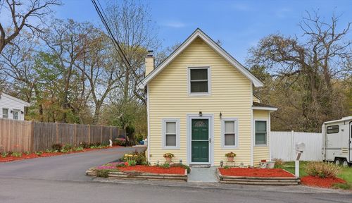 366 Mount Wayte Ave, Framingham, MA, 01702-5707 | Card Image