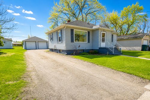 15 2nd St Se, Hillsboro, ND, 58045-2809 | Card Image
