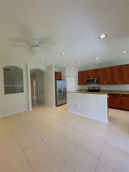 apt-103-1560 Se Wilshire Pl, Stuart, FL, 34994-5781 | Card Image