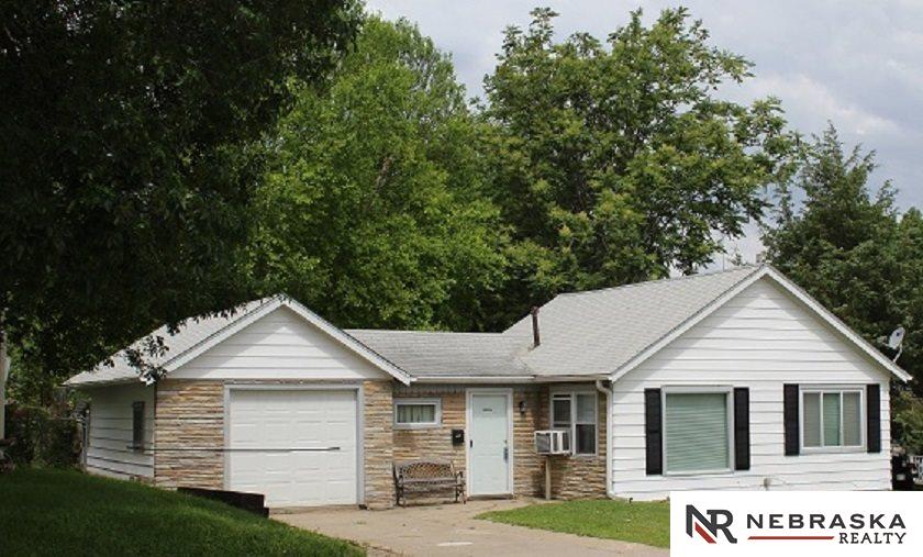 60th St, Omaha, NE 68104