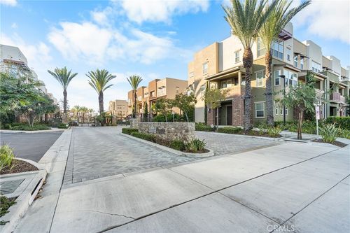 5700 Springwater Dr, Buena Park, CA, 90621-1676 | Card Image