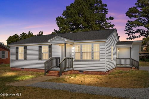 812 Grimes Rd, Washington, NC, 27889-4012 | Card Image