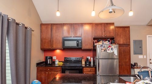 apt-2w-700 N Noble St, Chicago, IL, 60642-5566 | Card Image