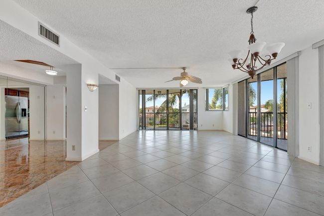 202 - 800 Jeffery 202 Street, Condo with 3 bedrooms, 2 bathrooms and null parking in Boca Raton FL | Image 9