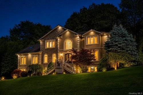 6 Cheesecote Ln, Pomona, NY, 10970-2130 | Card Image