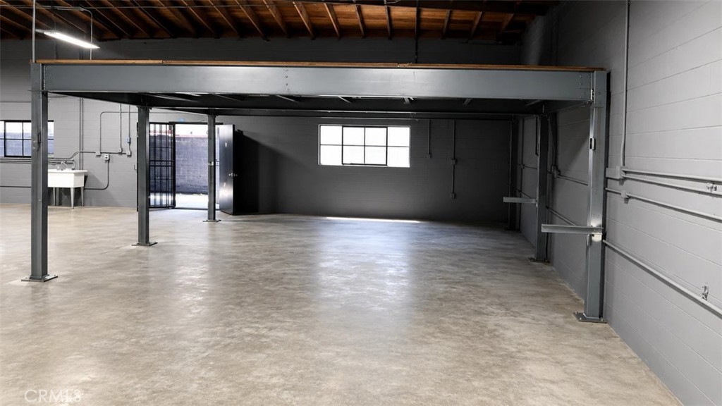 Commercial Sale in Lawndale 5
