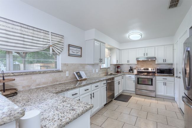 502 E Alexander Ln, House other with 3 bedrooms, 2 bathrooms and null parking in Euless TX | Image 10