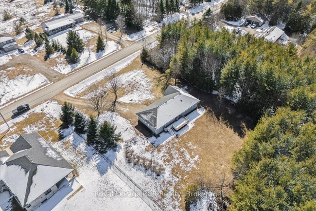 822743 1 Sideroad, House other with 4 bedrooms, 2 bathrooms and 8 parking in Chatsworth ON | Image 39