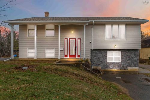 6 Robinson Dr, Berwick, NS, B0P1E0 | Card Image