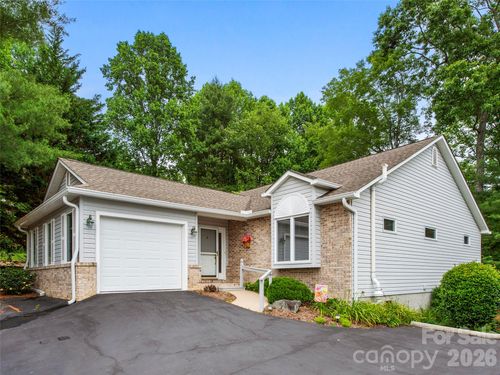 83 Laurel Ridge Pl, Hendersonville, NC, 28739-5823 | Card Image