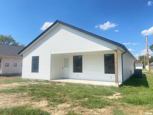 1203 E Reeves St, House other with 3 bedrooms, 2 bathrooms and null parking in Marion IL | Image 21