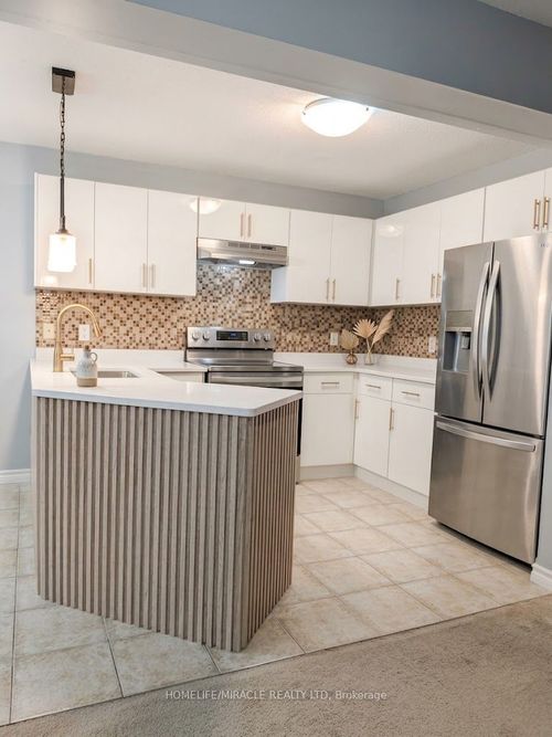 30 Vipond St, Guelph, ON, N1E0G9 | Card Image