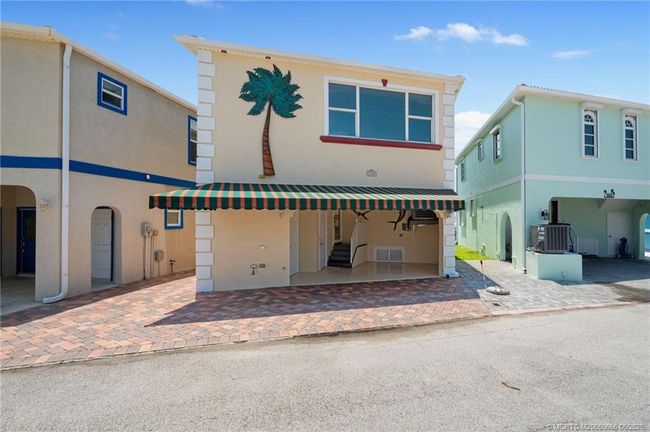 1109 Nettles Blvd, House other with 2 bedrooms, 2 bathrooms and 1 parking in Jensen Beach FL | Image 13