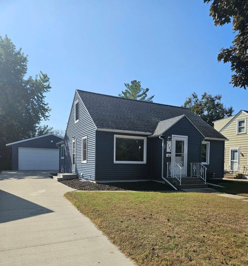 1704 1st Ave Se, Austin, MN, 55912-4257 | Card Image