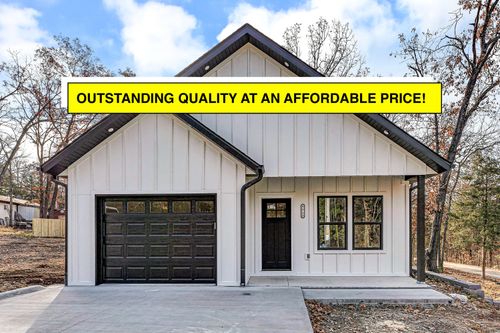 4038 E Gate Rd, Merriam Woods Village, MO, 65740-9776 | Card Image