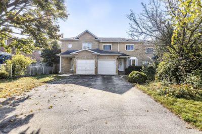 82 Lyfytt Cres, Home with 3 bedrooms, 2 bathrooms and 3 parking in Barrie ON | Image 2