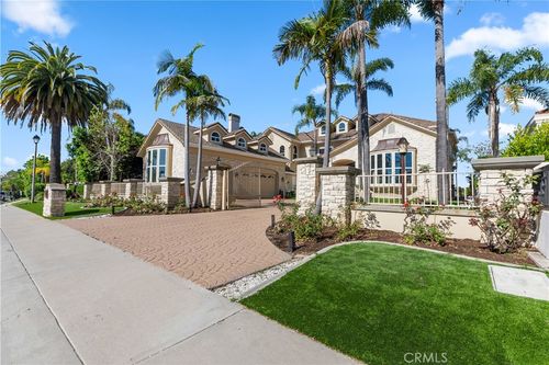 27495 Hidden Trail Rd, Laguna Hills, CA, 92653-5846 | Card Image