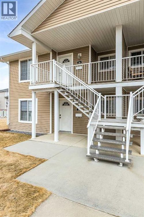 37 Northlands Lane Ne, Medicine Hat, AB, T1C0A8 | Card Image