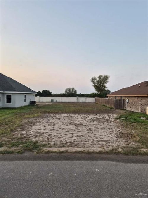 213 Paradise St, Rio Grande City, TX, 78582-6965 | Card Image