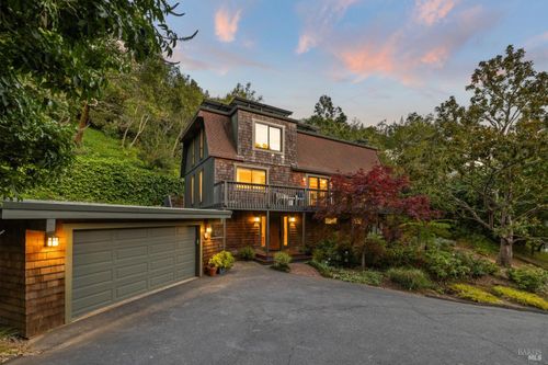 32 Wolfe Canyon Road, Kentfield, CA, 94904 | Card Image