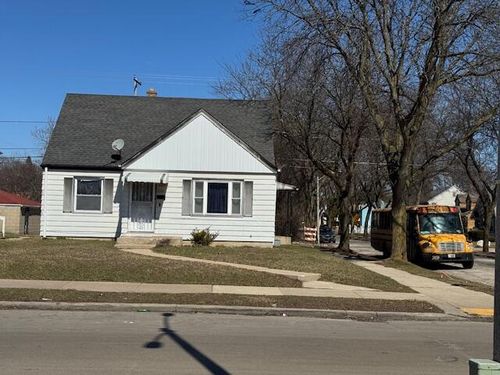 4102 W Capitol Dr, Milwaukee, WI, 53216-2533 | Card Image